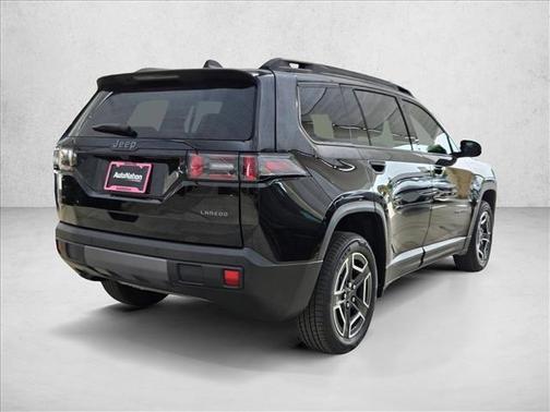 Diamond Black Crystal Pearlcoat 2026 Jeep Cherokee Laredo