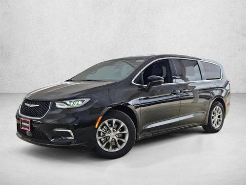 Diamond Black Crystal Pearlcoat 2026 Chrysler Pacifica Limited