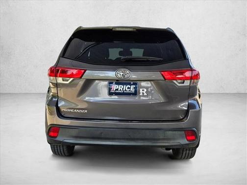 2019 Toyota Highlander LE I4