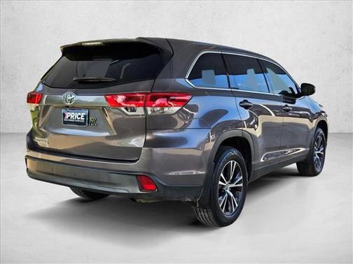 2019 Toyota Highlander LE I4