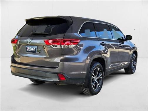 2019 Toyota Highlander LE I4