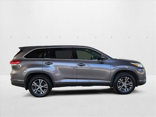 2019 Toyota Highlander LE I4