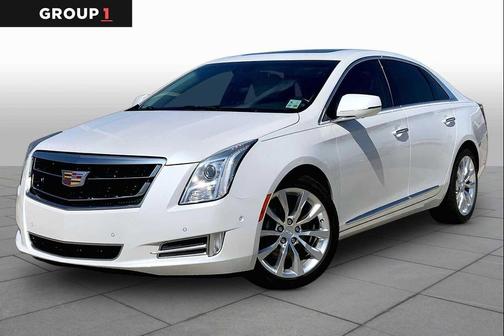 Crystal White Tricoat 2016 Cadillac XTS Luxury