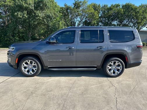 Baltic Gray Metallic Clearcoat 2022 Jeep Wagoneer Series I 4x4