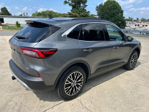 Carbonized Gray Metallic 2025 Ford Escape PHEV SE
