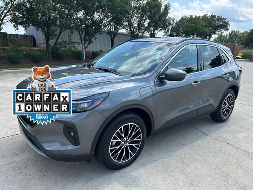 Carbonized Gray Metallic 2025 Ford Escape PHEV SE