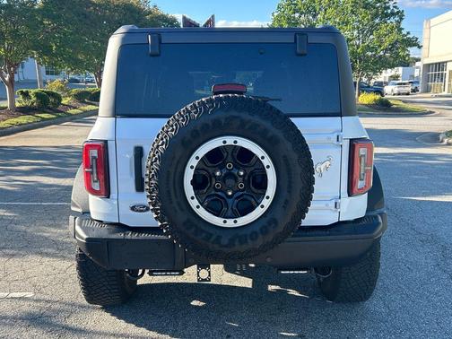 OXFORD WHITE 2023 Ford Bronco Badlands