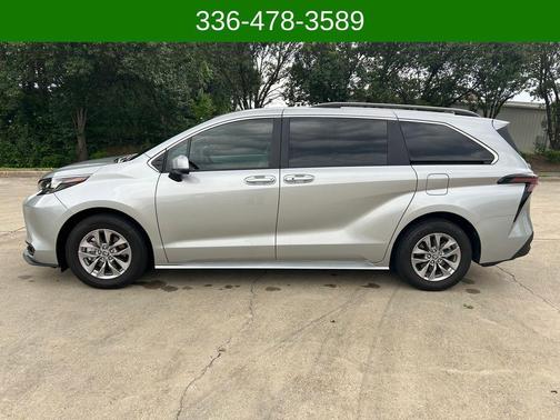 Celestial Silver Metallic 2025 Toyota Sienna LE