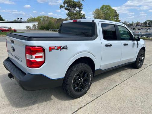 SPACE WHITE METALLIC 2025 Ford Maverick XLT