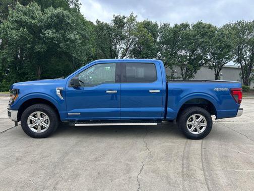 ATLAS BLUE METALLIC 2024 Ford F-150 XLT