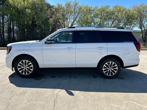 STAR WHITE MET TRI-COAT 2025 Ford Expedition Platinum