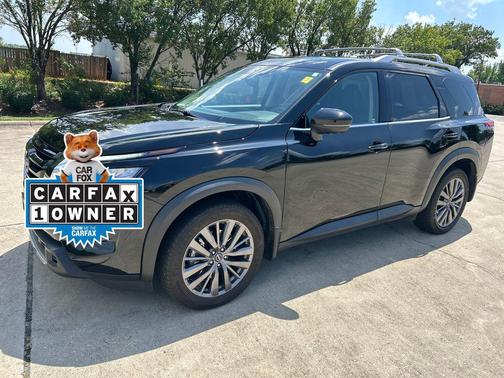 Super Black 2024 Nissan Pathfinder SL 4WD