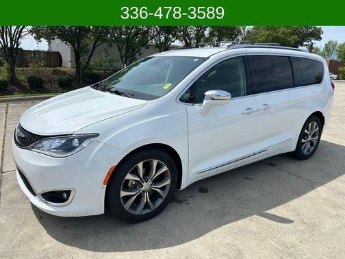Bright White Clearcoat 2018 Chrysler Pacifica Limited