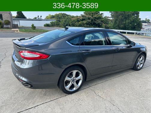 Magnetic 2016 Ford Fusion SE