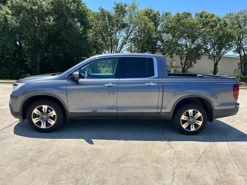 Modern Steel Metallic 2017 Honda Ridgeline RTL-E