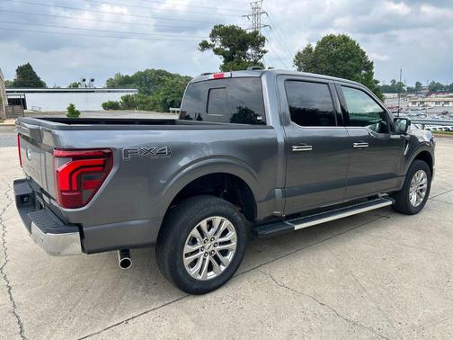 CARBONIZED GRAY METALLIC 2024 Ford F-150 Lariat
