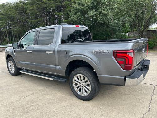 CARBONIZED GRAY METALLIC 2024 Ford F-150 Lariat