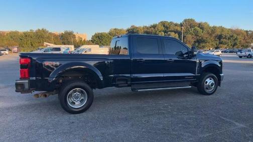 2023 Ford F-350 LARIAT SUPER DUTY