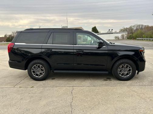 AGATE BLACK METALLIC 2025 Ford Expedition Active