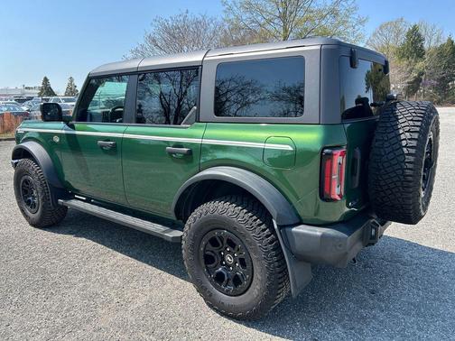 ERUPTION GREEN METALLIC 2024 Ford Bronco Wildtrak