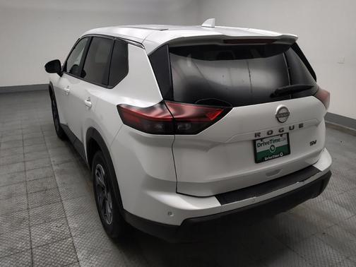 Everest White Pearl 2024 Nissan Rogue SV