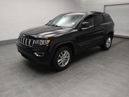 Diamond Black Crystal Pearlcoat 2018 Jeep Grand Cherokee Laredo E