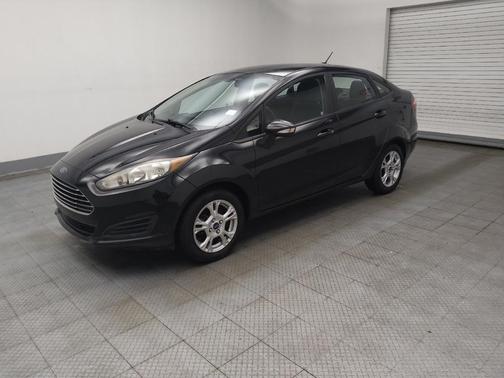 Ruby Red Metallic Tinted Clearcoat 2015 Ford Fiesta SE