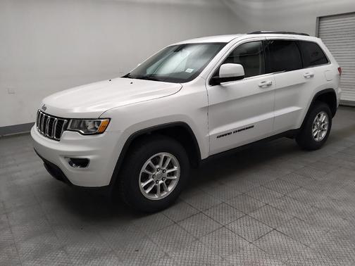 Bright White Clearcoat 2018 Jeep Grand Cherokee Laredo E