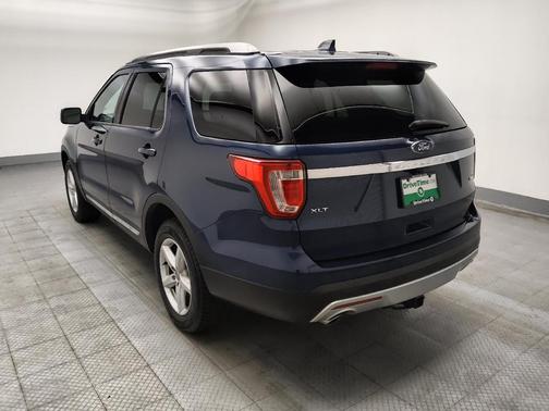 White Platinum Metallic Tri-Coat 2017 Ford Explorer XLT