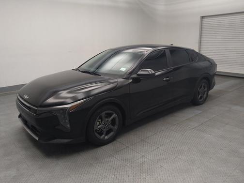 Aurora Black Pearl 2025 Kia K4 LXS