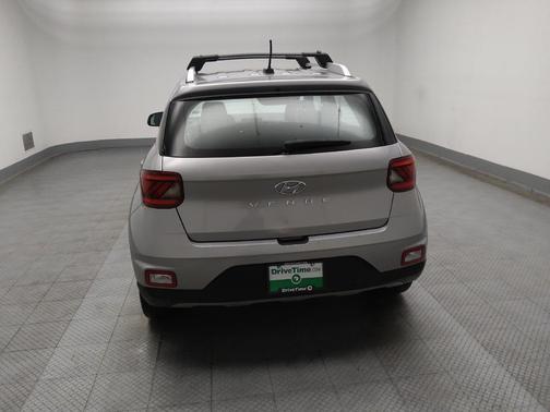 Shimmering Silver 2023 Hyundai VENUE SEL