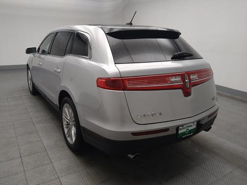 Ingot Silver Metallic 2019 Lincoln MKT Reserve