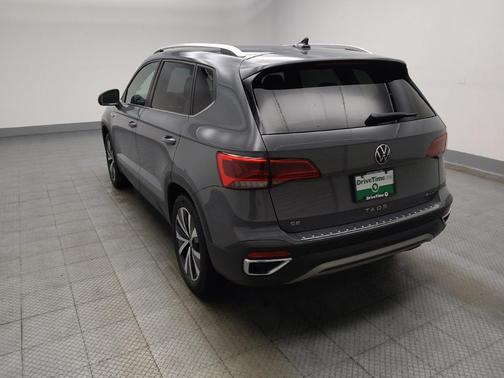 Gray 2022 Volkswagen Taos 1.5T SE
