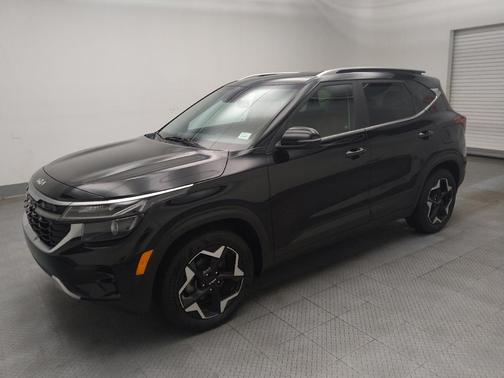 Fusion Black 2024 Kia Seltos EX