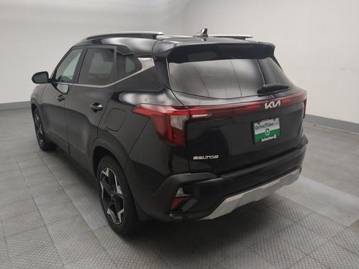 Fusion Black 2024 Kia Seltos EX