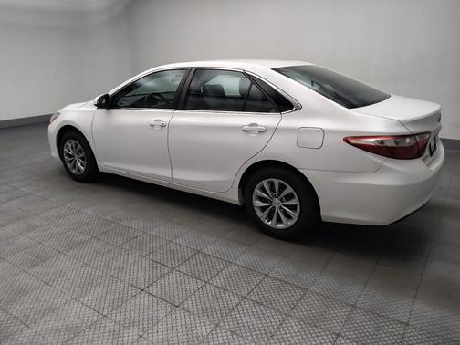 Super White 2017 Toyota Camry LE