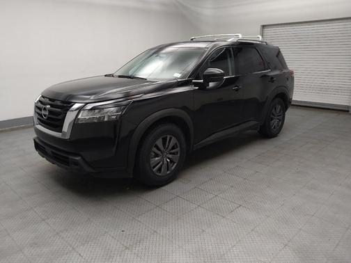 Super Black 2022 Nissan Pathfinder SV 2WD