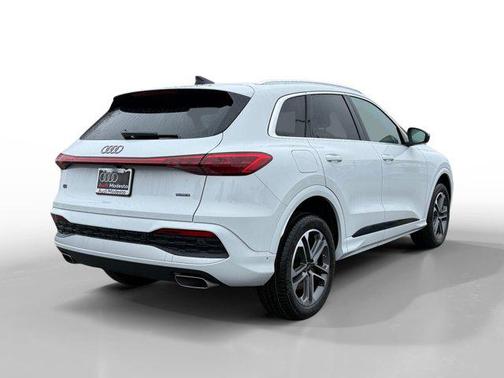 2025 Audi Q5 Premium TFSI quattro S tronic