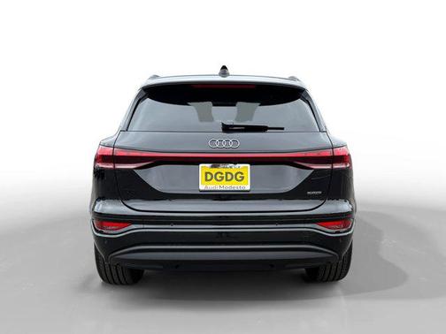 2025 Audi Q6 e-tron Prestige quattro