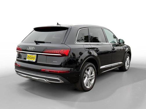2022 Audi Q7 55 Premium Plus