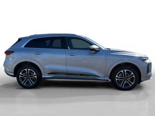 2025 Audi Q5 Premium