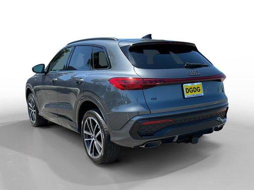 Tambora Gray Metallic 2026 Audi Q5 Premium Plus TFSI quattro S tronic