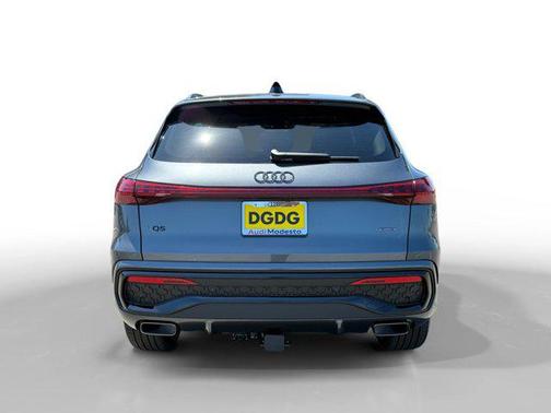 Tambora Gray Metallic 2026 Audi Q5 Premium Plus TFSI quattro S tronic