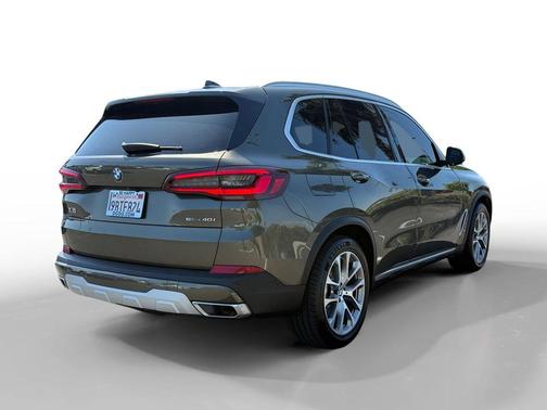 Manhattan Green Metallic 2022 BMW X5 sDrive40i