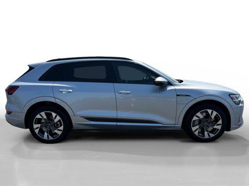 2021 Audi e-tron Premium