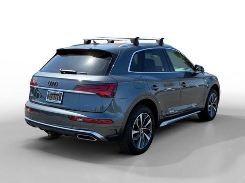 Daytona Gray Pearl Effect 2022 Audi Q5 45 S line Prestige