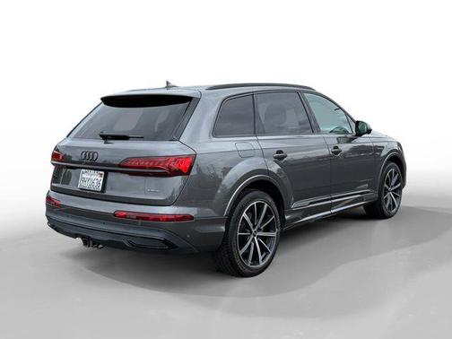 Samurai Gray Metallic 2023 Audi Q7 55 Premium Plus
