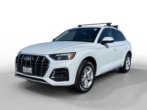 Glacier White Metallic 2023 Audi Q5 40 Premium