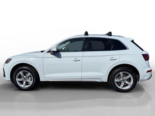Glacier White Metallic 2023 Audi Q5 40 Premium