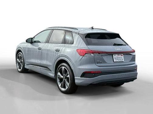 2025 Audi Q4 e-tron Premium 55 quattro